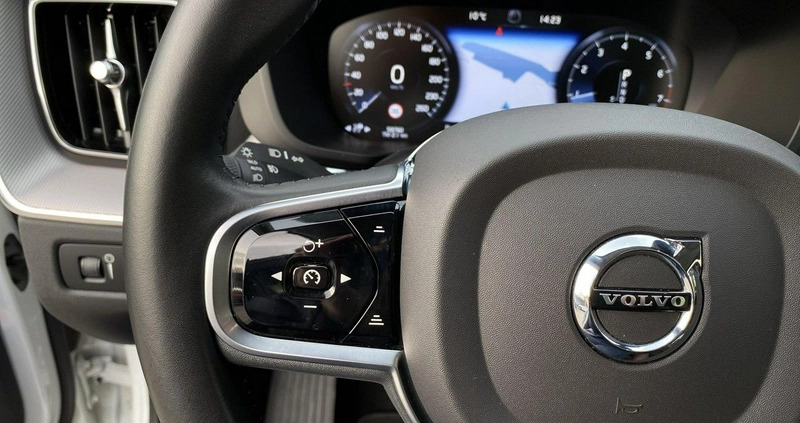 Volvo XC 60 cena 169900 przebieg: 59000, rok produkcji 2019 z Szczekociny małe 379